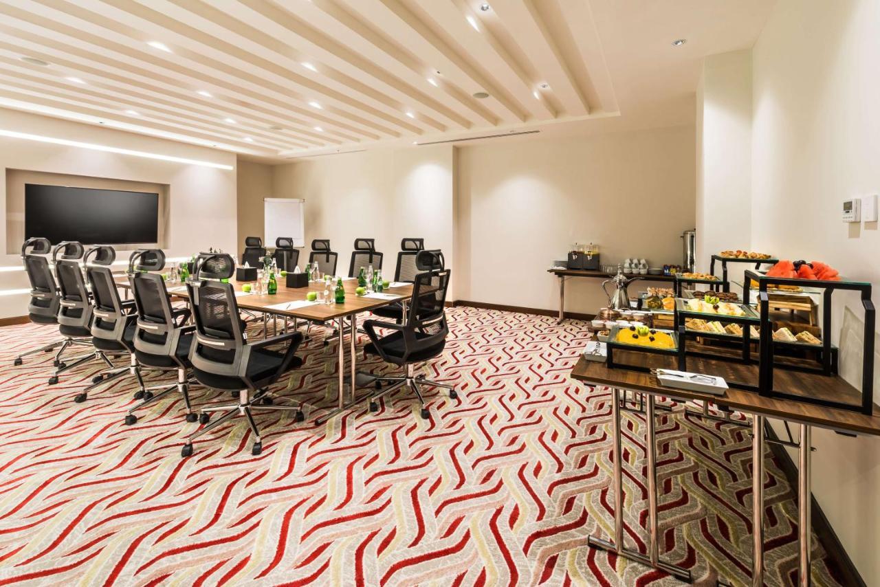 Best Western Plus Al Qurayyat City Center Zewnętrze zdjęcie