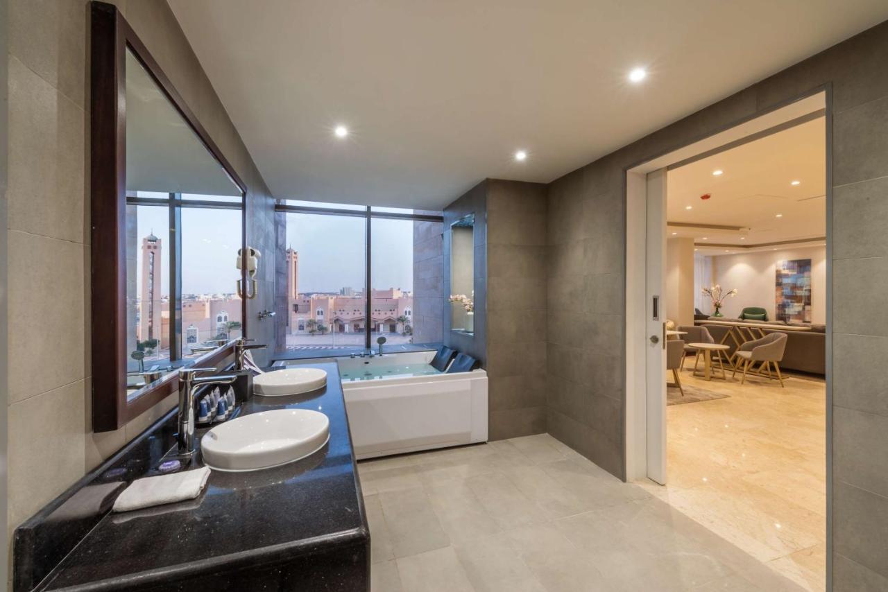 Best Western Plus Al Qurayyat City Center Zewnętrze zdjęcie