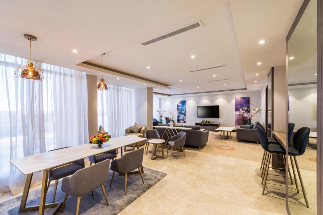 Best Western Plus Al Qurayyat City Center Zewnętrze zdjęcie